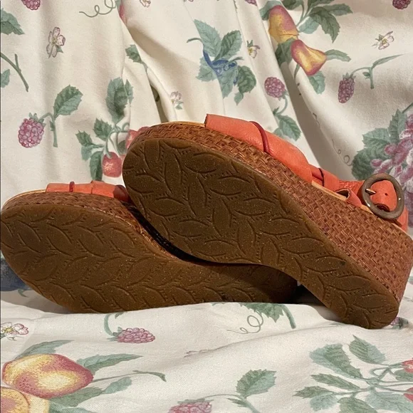 Women's Coral Wedge Sandals - Picture 5 of 5